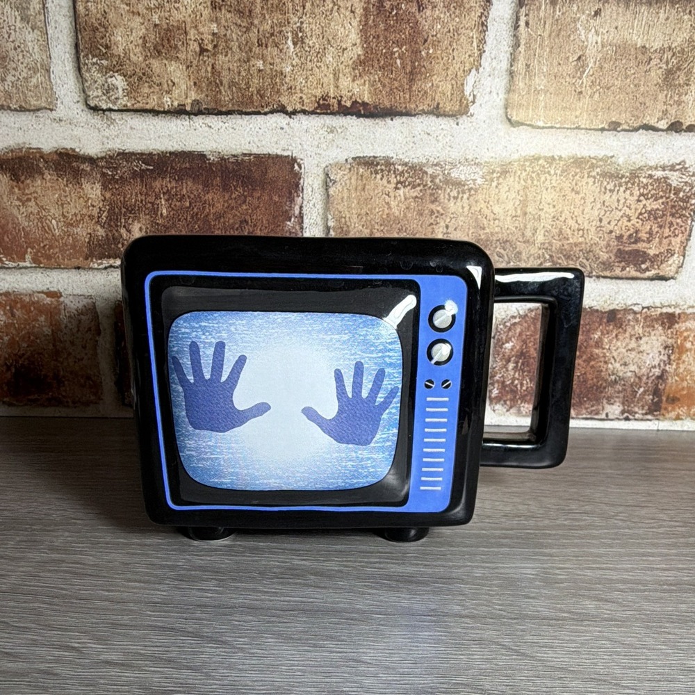 Poltergeist "They're Here" TV-Shaped Black Mug - Movies - Halloween